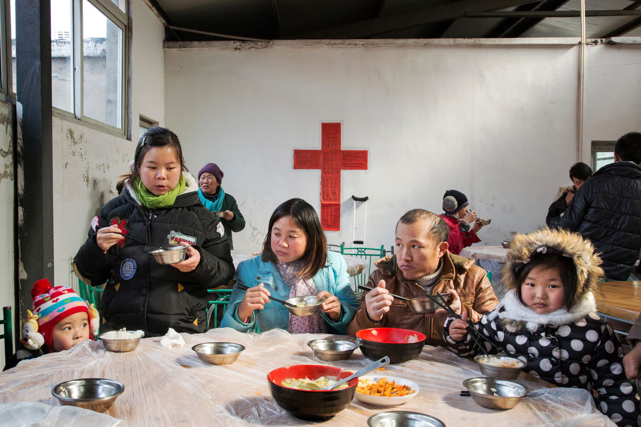 Sacred Shanghai, Liz Hingley