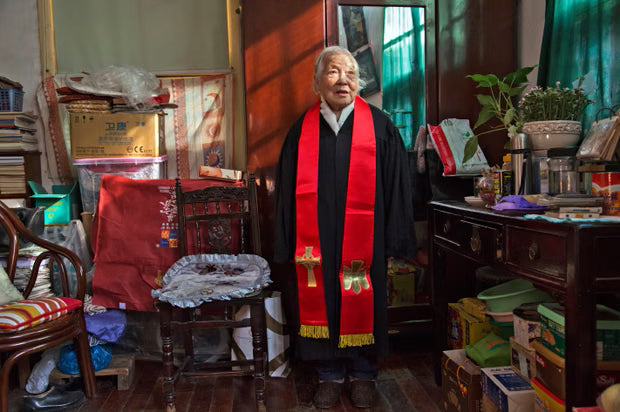 Sacred Shanghai, Liz Hingley